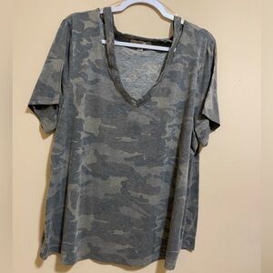 Women’s Camo Tee